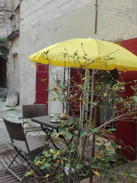 La Maison Des Hautures Arles Exterior foto